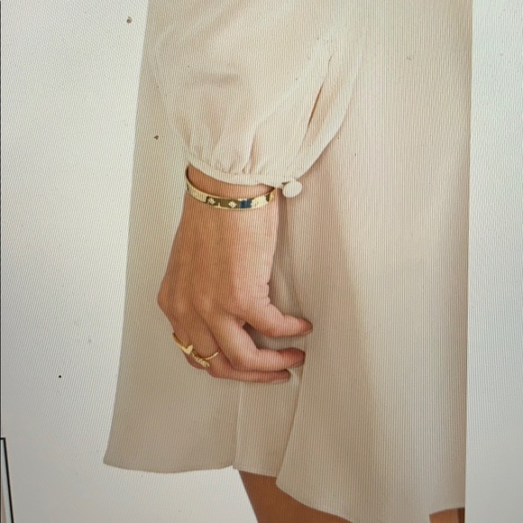 Carmella nude Michelli low cut dress - Picture 6 of 12